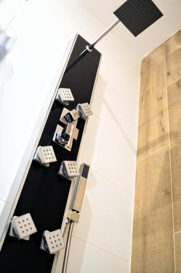Tribeca City Center Apartments كراكوفيا المظهر الخارجي الصورة